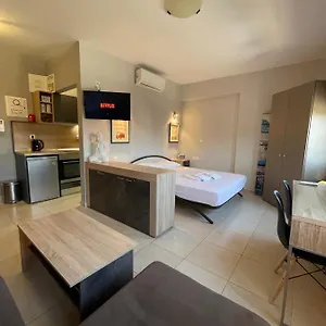 Q Luxury Perea Center Apartment